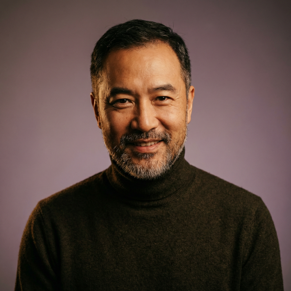 丝袜足交首席导演陈逸风